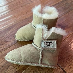 UGG unisex infant boot